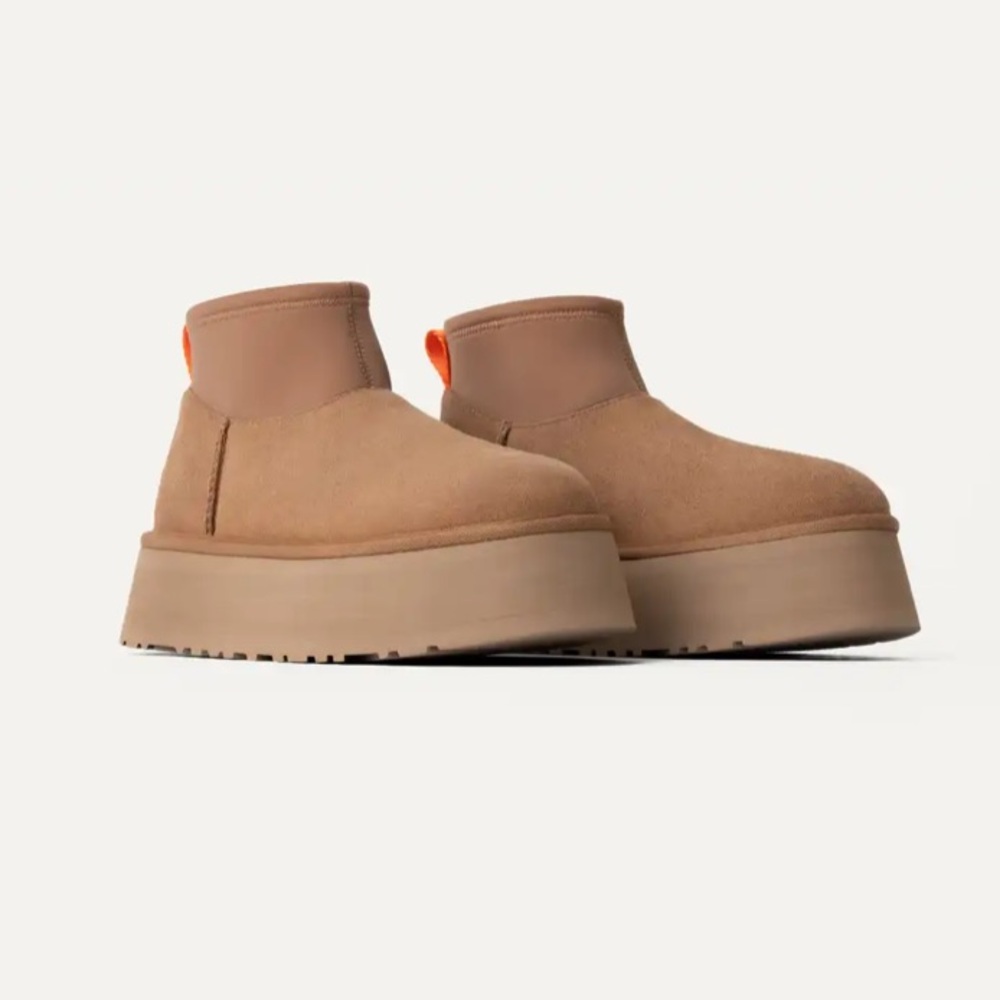 UGG Ultra Dipper (NEVER WORN) with snow boot covers